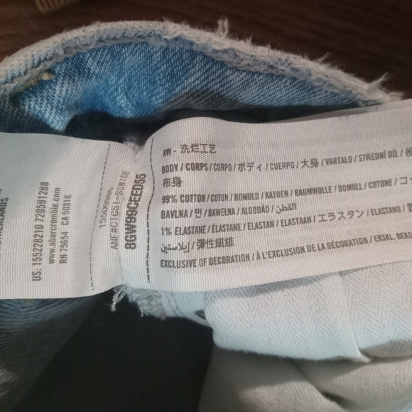 A & F 90s Straight Ultra High Rise Sz 25/0 Light Wash Blue Jeans - Picture 8 of 9